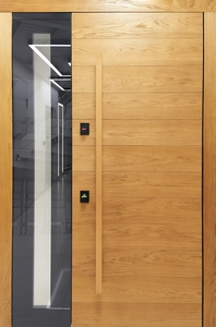 Входная утепленная полуторная термодверь со стеклом сбоку, длинной ручкой и скрытыми петлями (отделка – МДФ со шпоном) Входная утепленная полуторная термодверь со стеклом сбоку, длинной ручкой и скрытыми петлями (отделка – МДФ со шпоном)